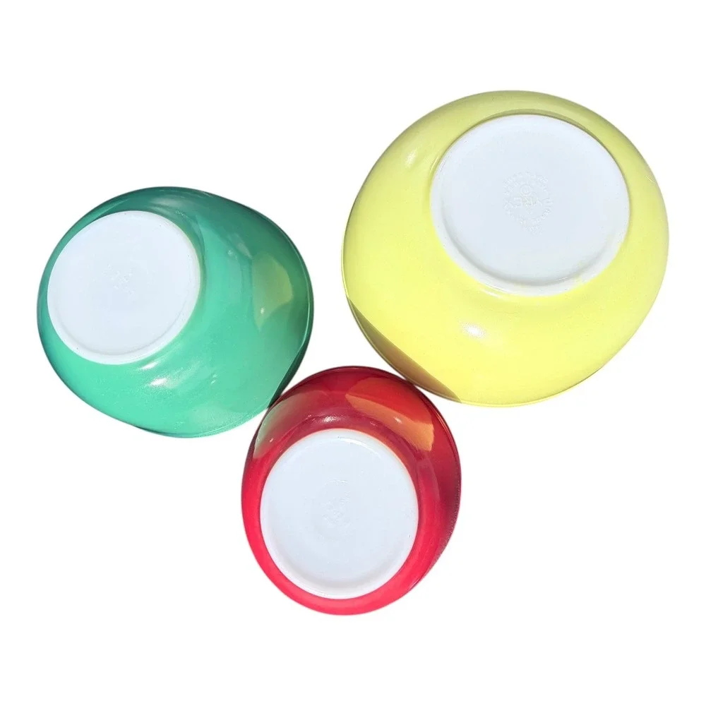 Pyrex Mixing Bowls Set of 3 Primary Colors Red Yellow‎ Green Nesting Milk Glass